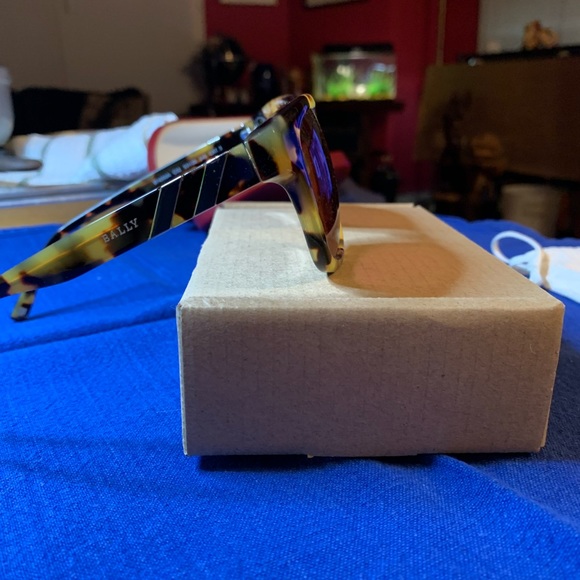 Bally Sunglasses Tortoise Shell - Picture 4 of 5